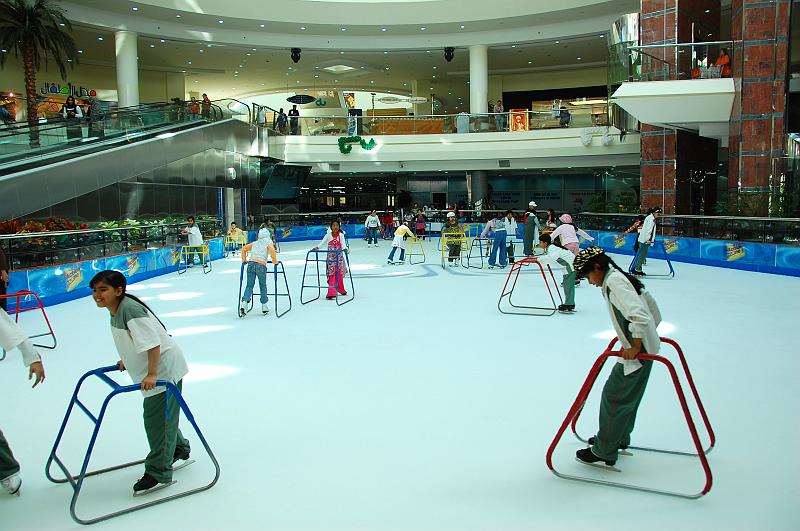 08-Al_Ain_Mall_002.JPG - (C)Peter Graefling 2008