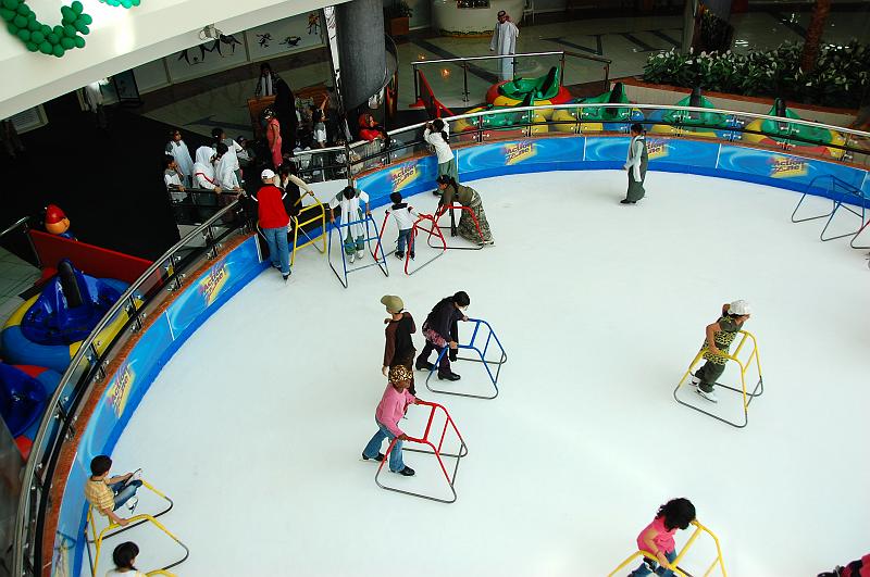 08-Al_Ain_Mall_005.JPG - (C)Peter Graefling 2008